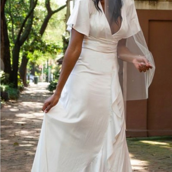 COPY - Davids Bridal DB Studio Flutter Sleeve Stretch Satin Dress with Ruffle H… - Picture 4 of 7